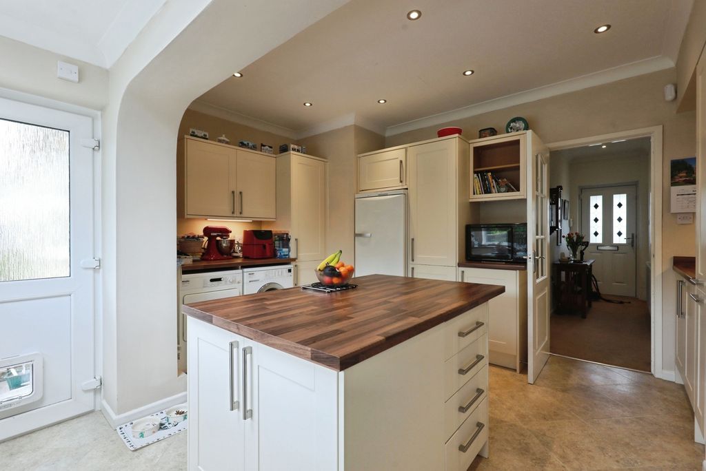 Property photo 3 of 19 Pbox-Img.Jpg