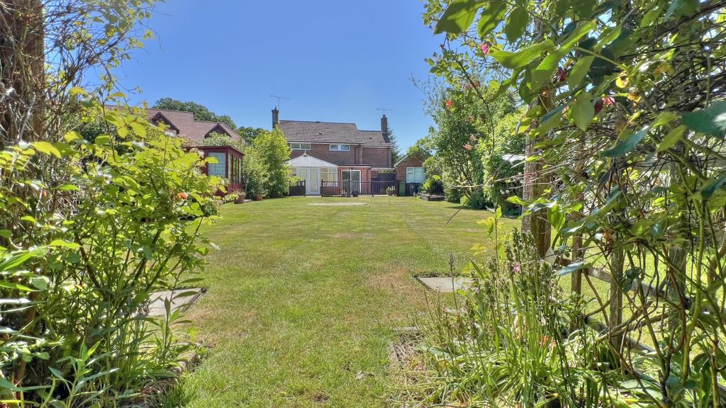 Property photo 3 of 35 Img_3885_Smooth 3