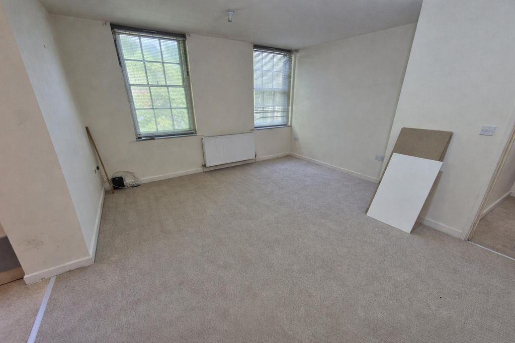 Property photo 1 of 5 Lounge