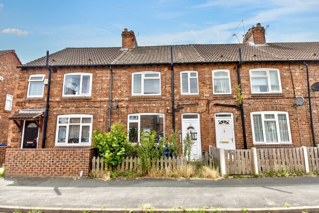 Property photo 1 of 16 35 Powell Street, Selby, North Yorkshire, Yo8 4Bx