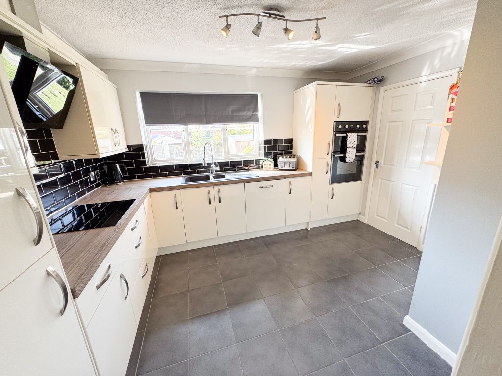 Property photo 3 of 25 Img_1375