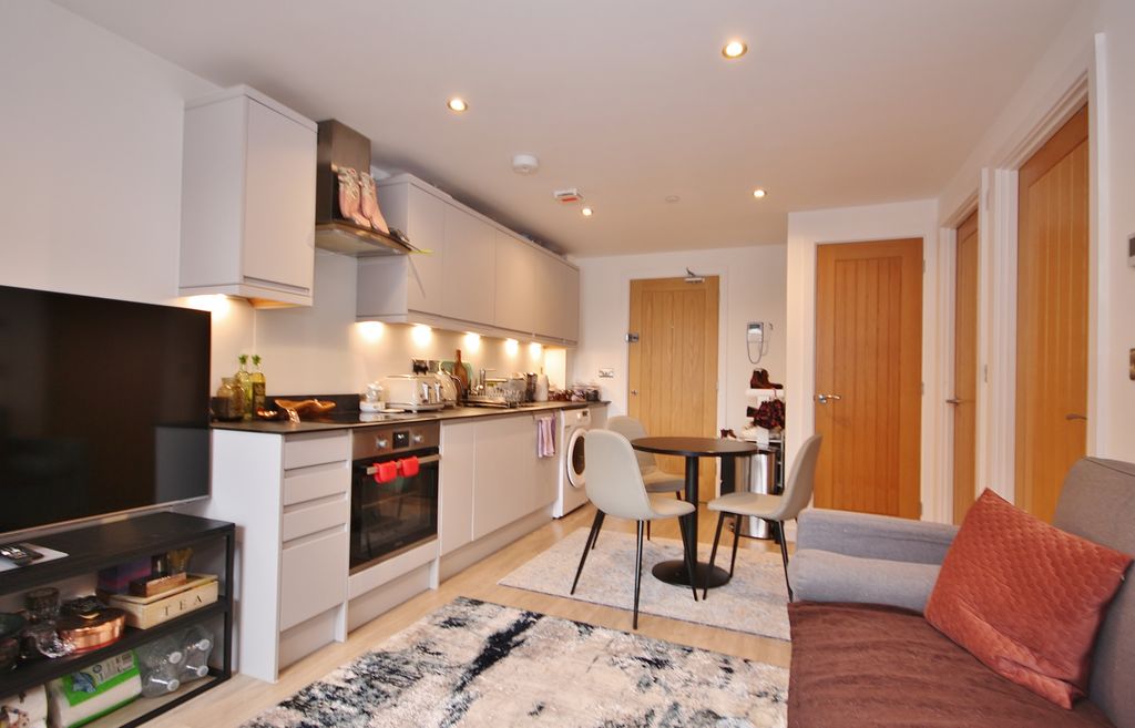 Property photo 2 of 6 Photo 02