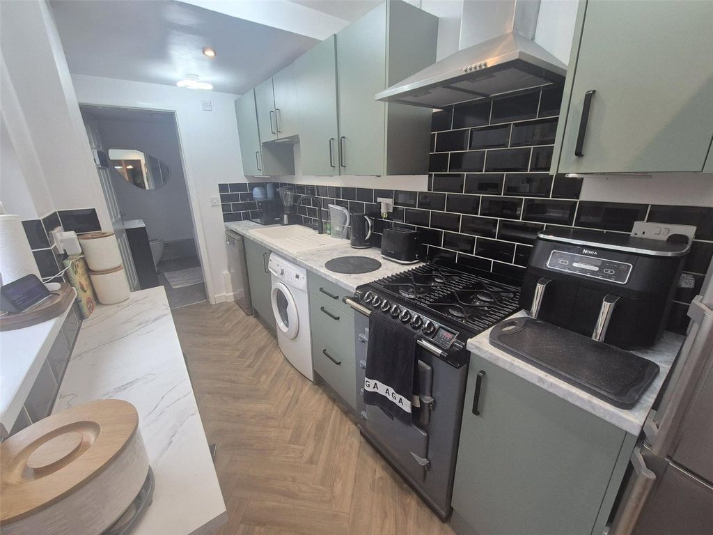 Property photo 2 of 22 Picture No. 07