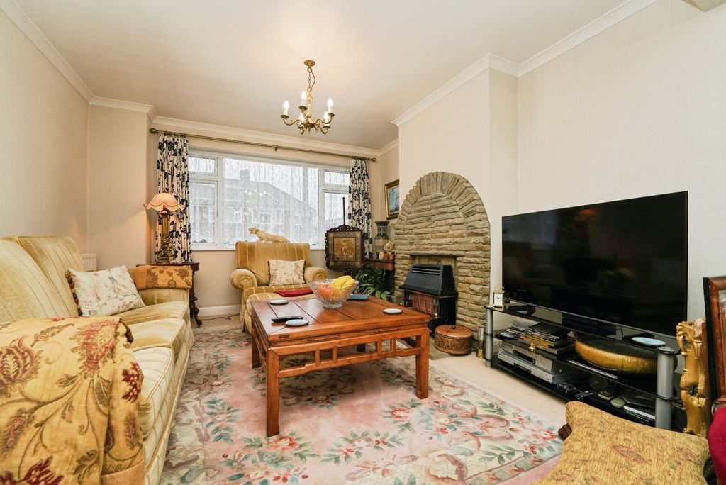 Property photo 3 of 12 Pbox-Img.Jpg