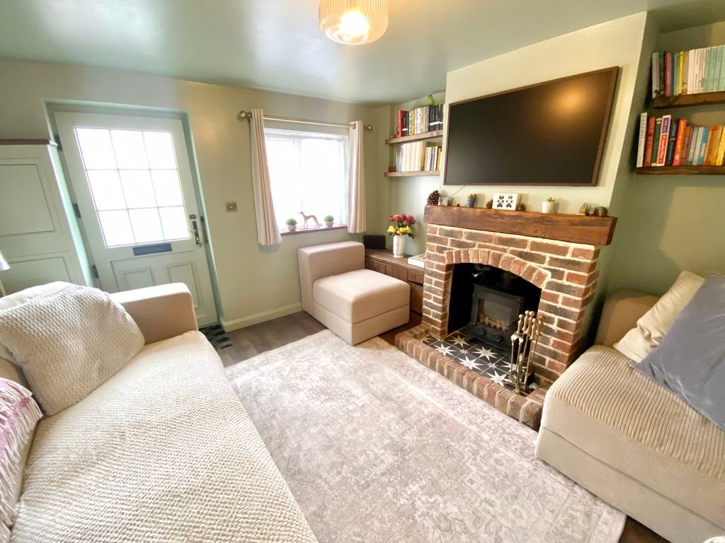 Property photo 3 of 14 Lounge