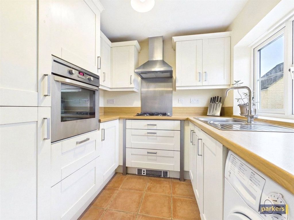 Property photo 3 of 13 Kitchen