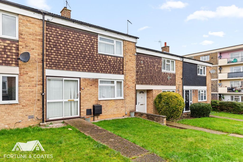 Property photo 1 of 18 Radburnclose_18.Jpg