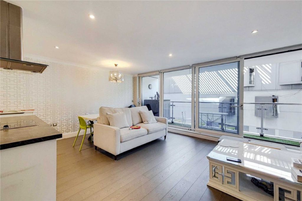 Property photo 2 of 11 Photo