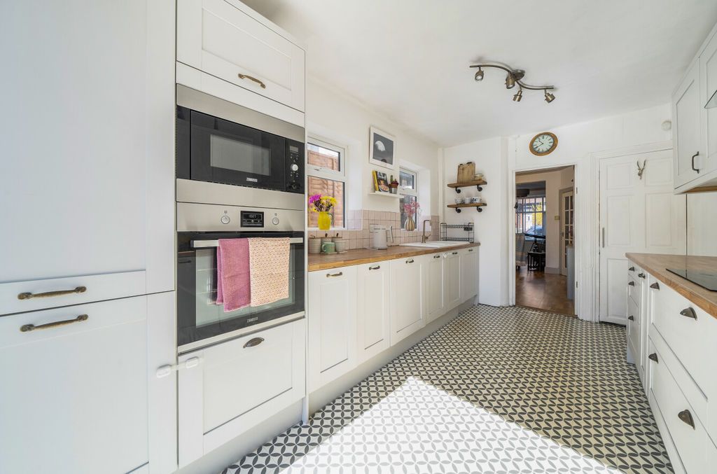 Property photo 3 of 16 Photo 13