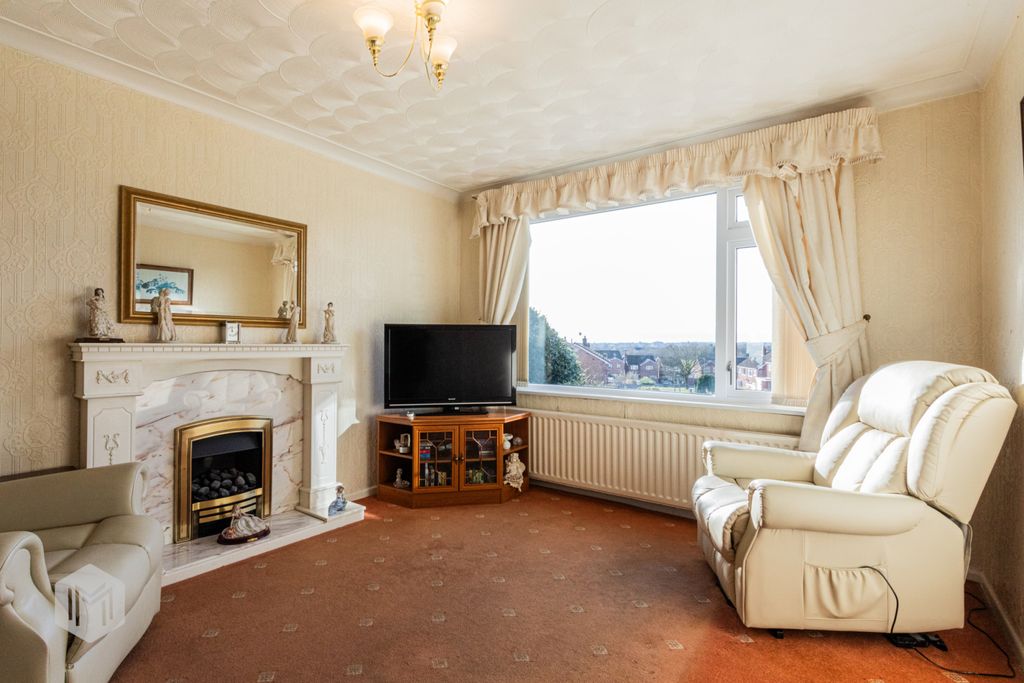 Property photo 2 of 15 Picture No. 21