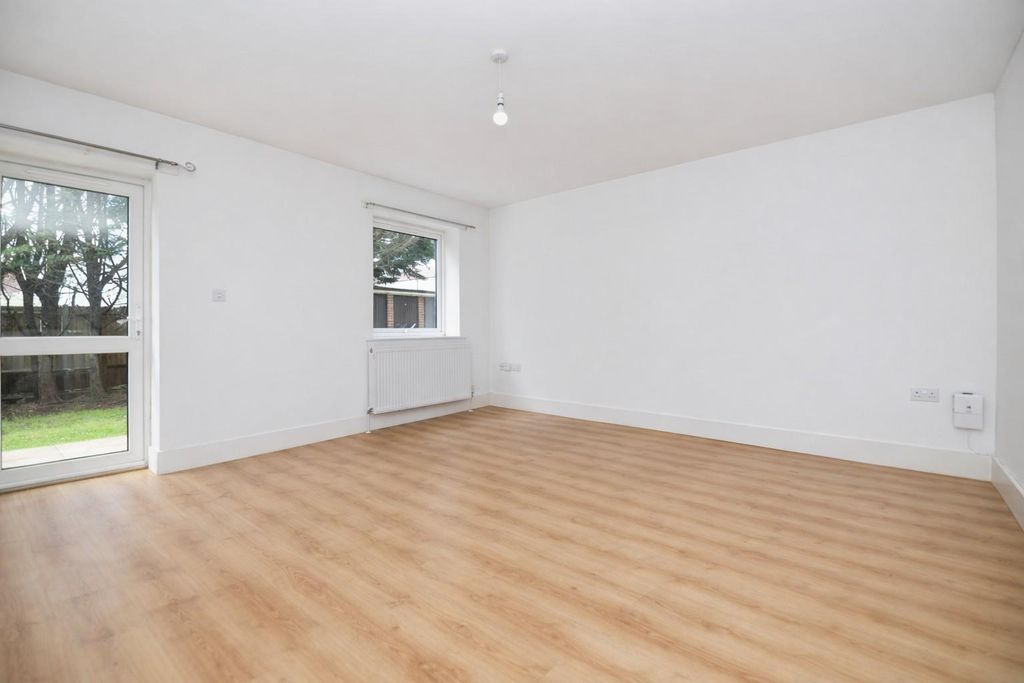 Additional image 5 of 2 bed flat for saleBurt Close, Fareham PO15