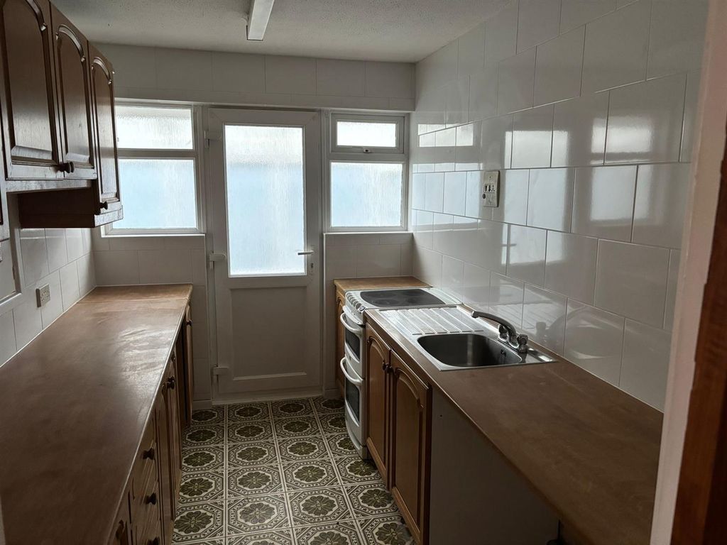 Property photo 3 of 7 Pcjw3663.Jpg