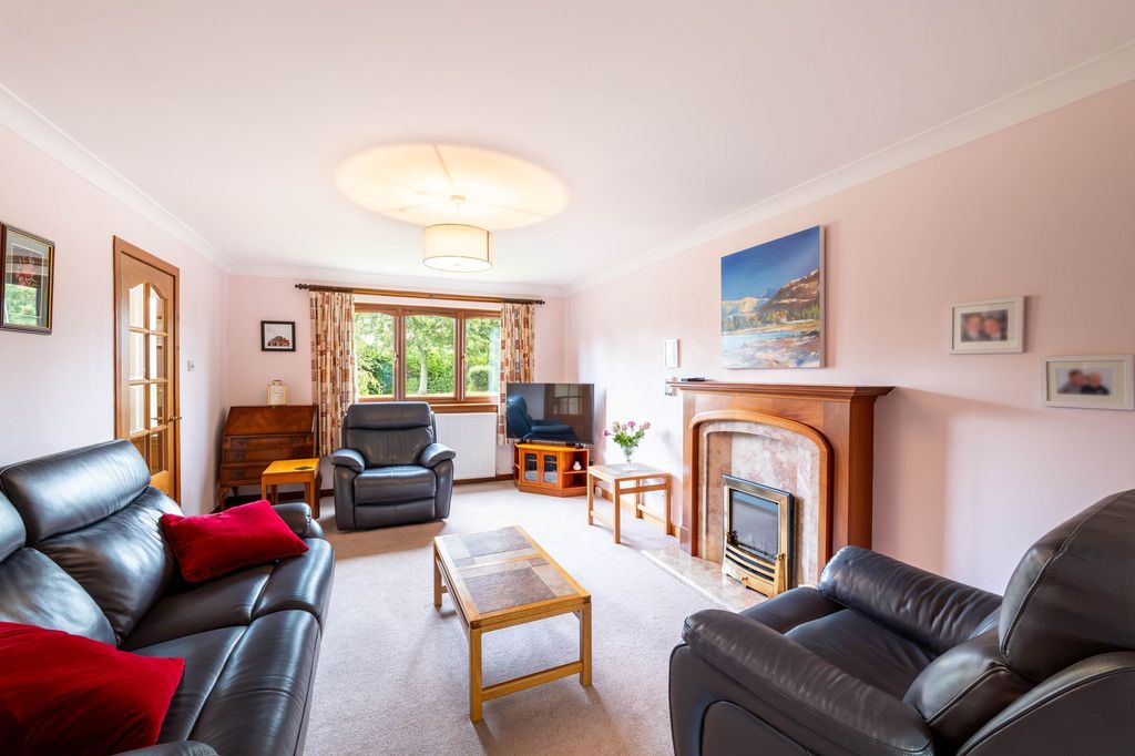 Property photo 3 of 37