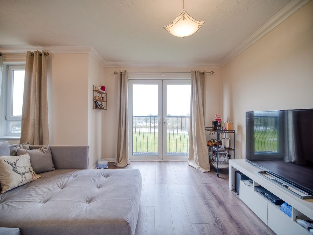 Property photo 3 of 12 Lounge