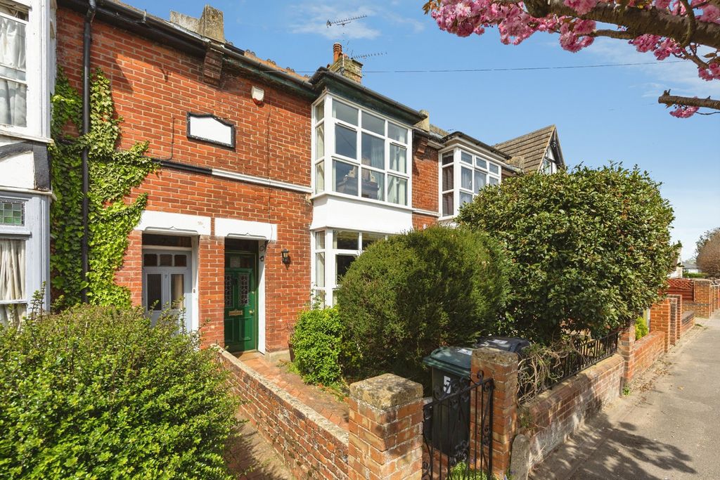 Property photo 1 of 28