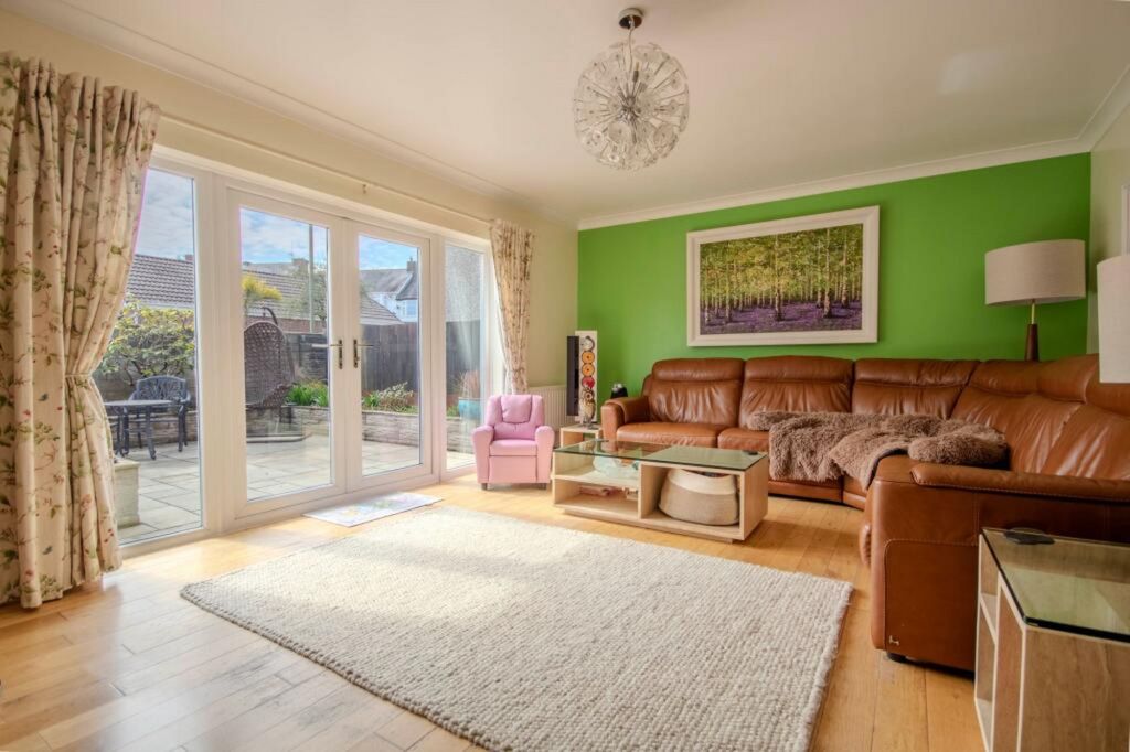 Property photo 3 of 32