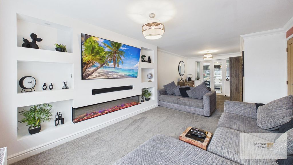 Property photo 2 of 25 Living Room