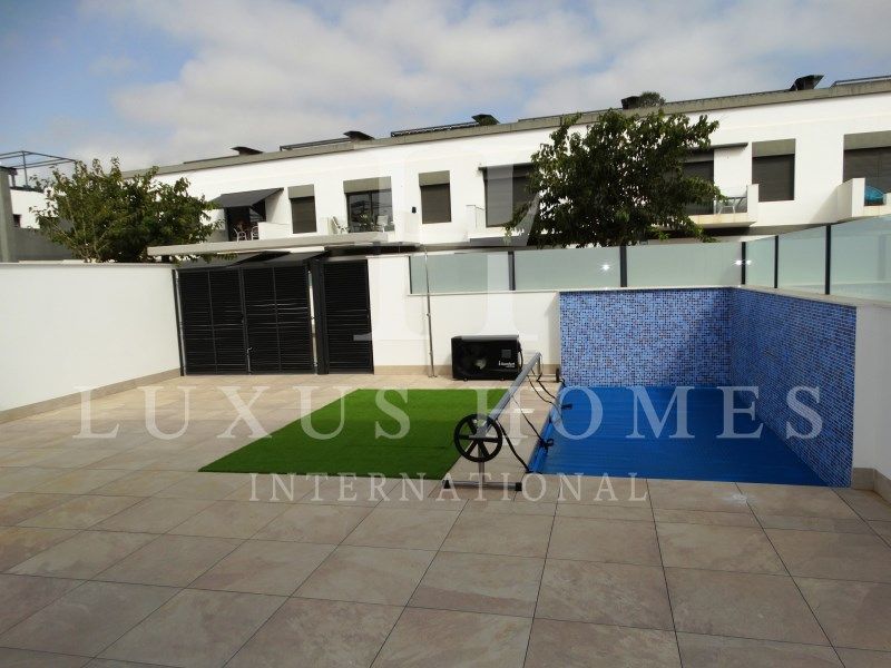 Property photo 2 of 26