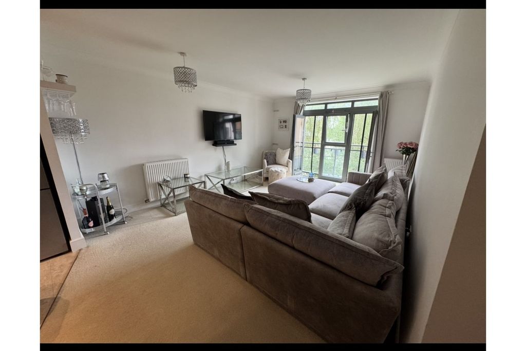Property photo 2 of 11 Living Room