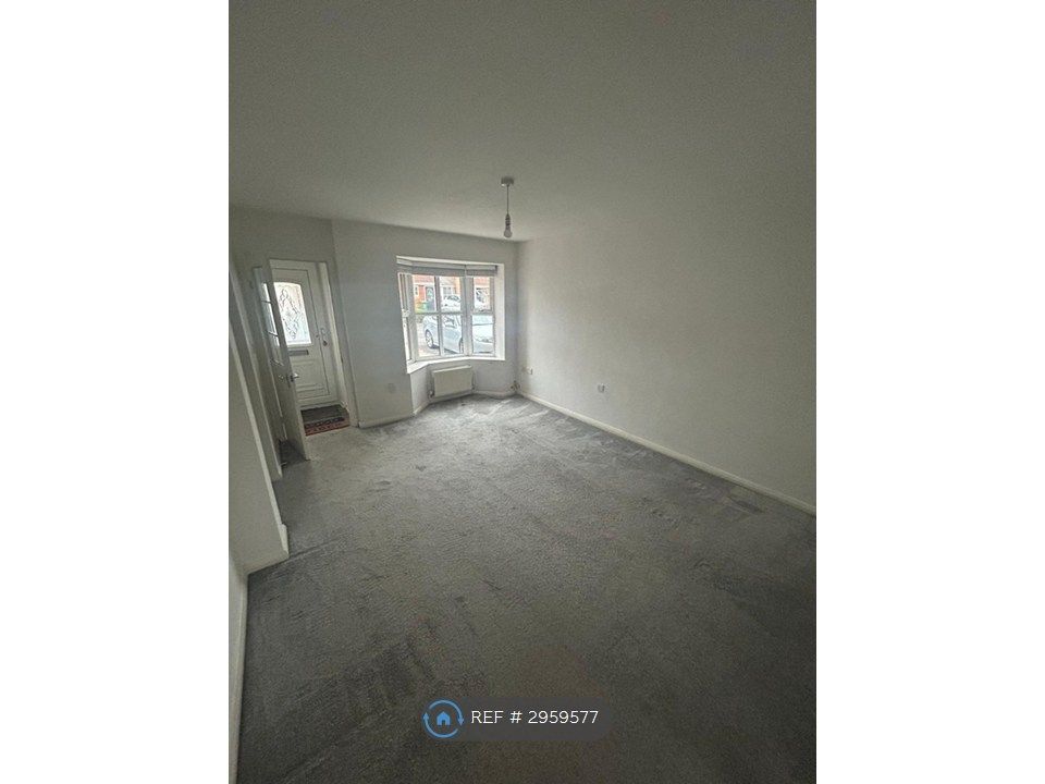 Property photo 2 of 11 Lounge