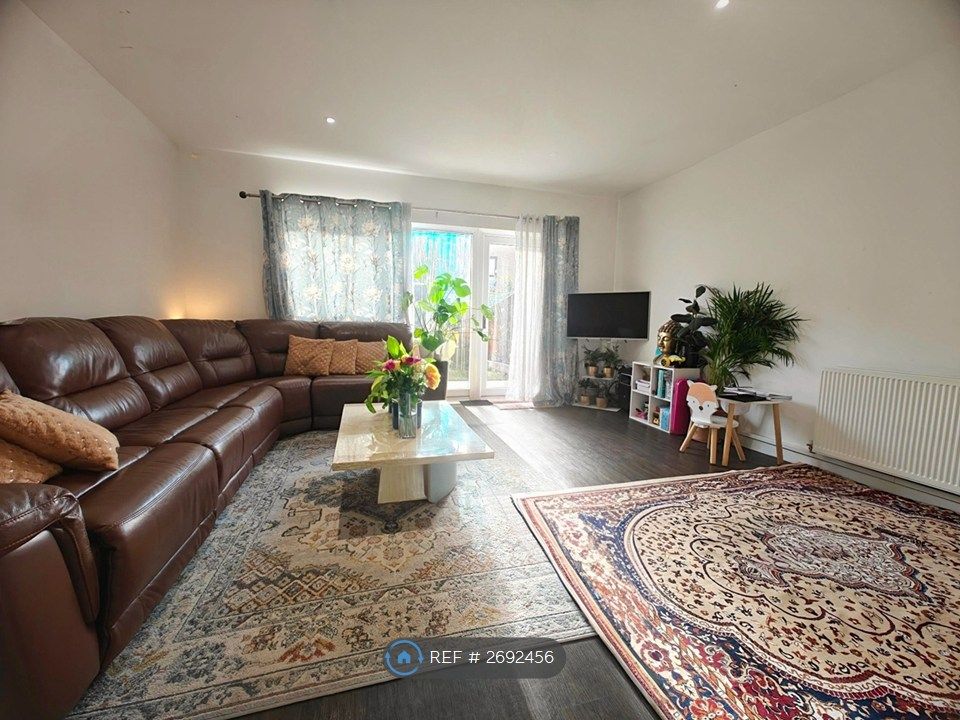 Property photo 1 of 29 Living Room