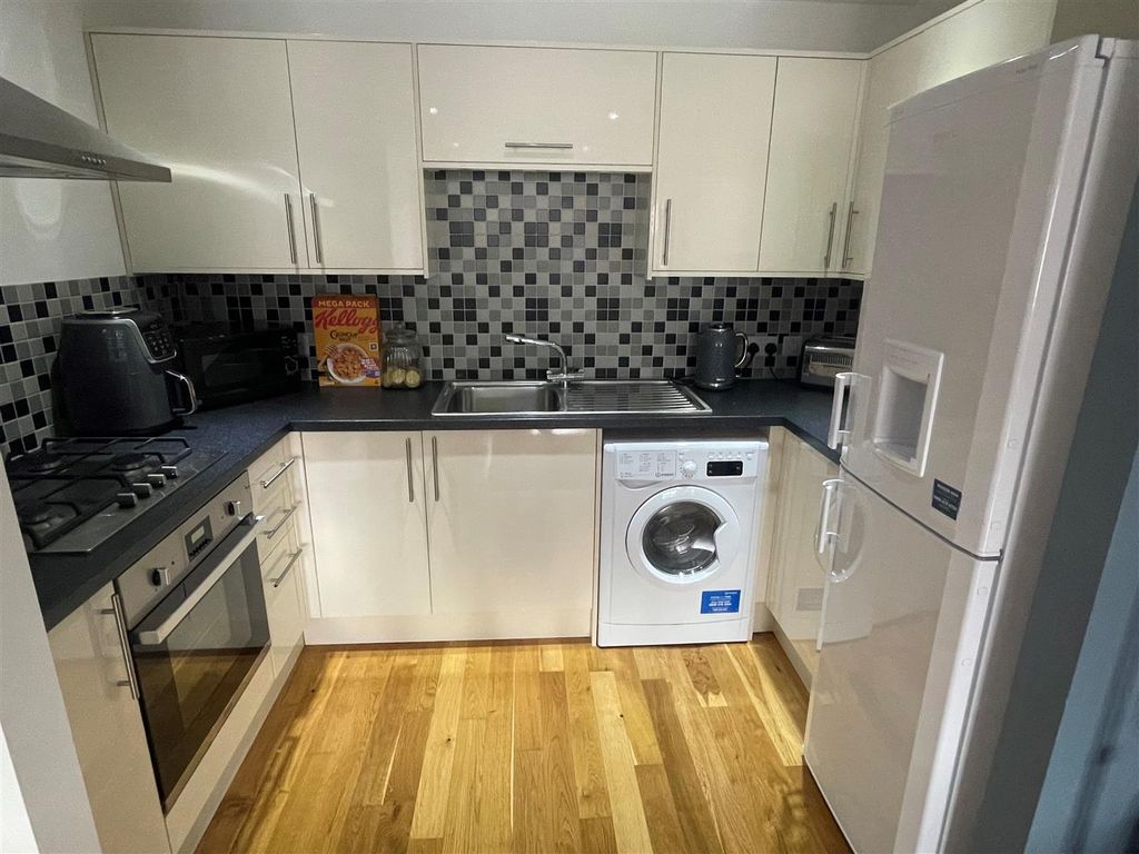 Property photo 2 of 8 6.Jpg