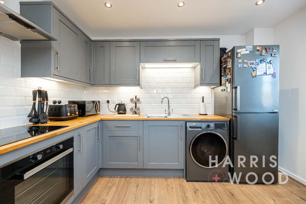 Property photo 3 of 18 4700197