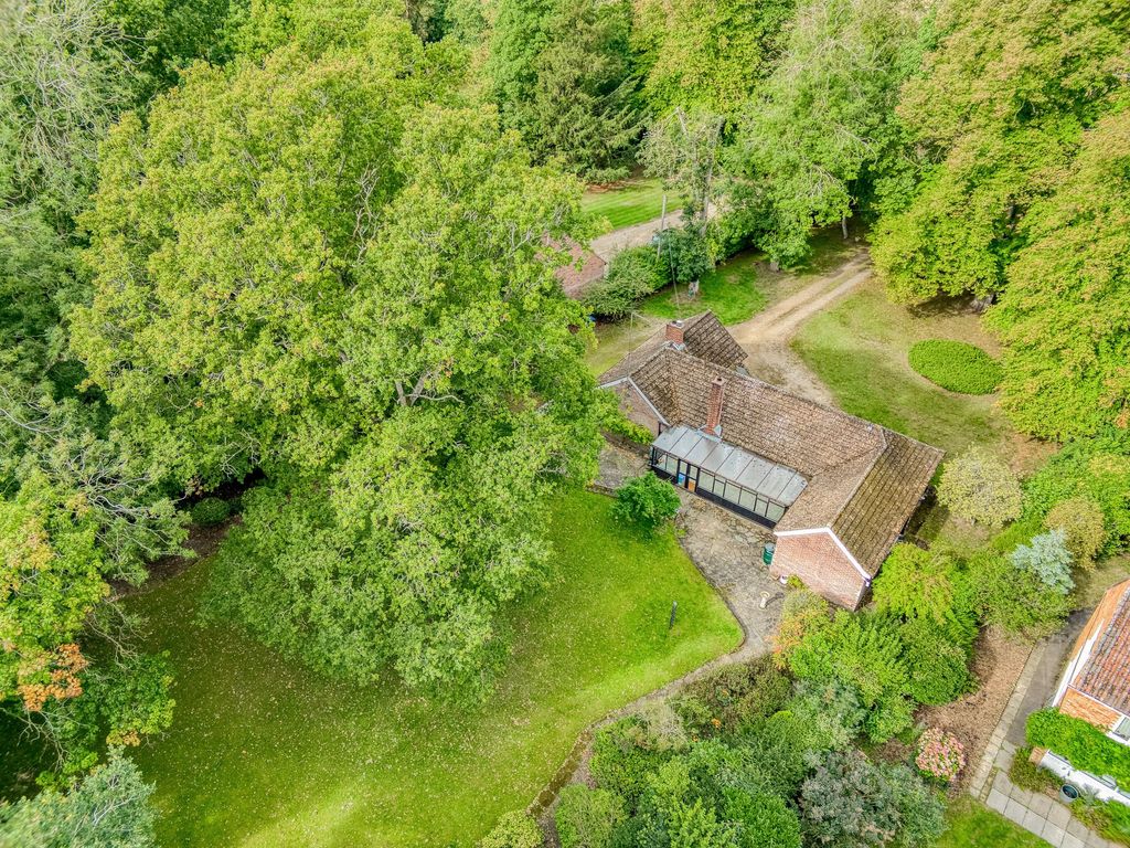 Property photo 3 of 28