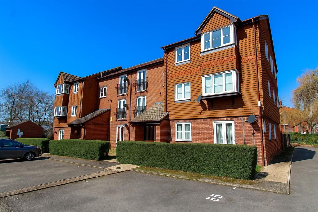 Property photo 1 of 6