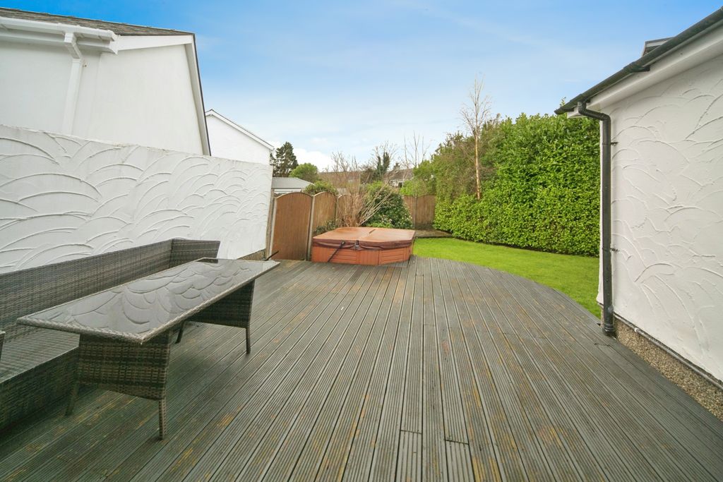 Property photo 3 of 18 Photography