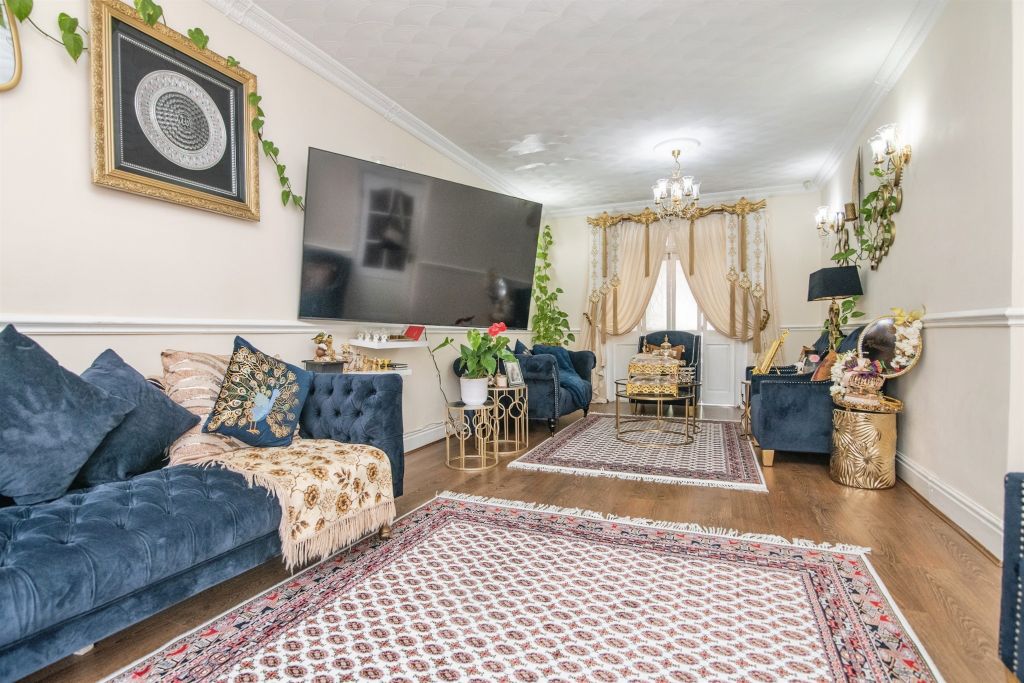 Property photo 1 of 17