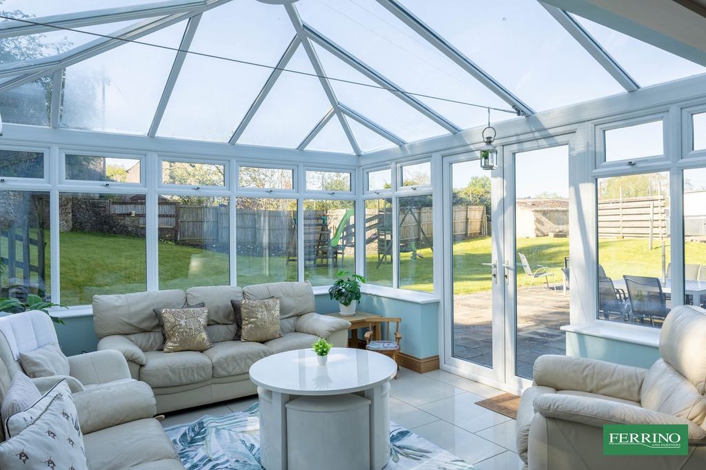 Property photo 2 of 25 Conservatory