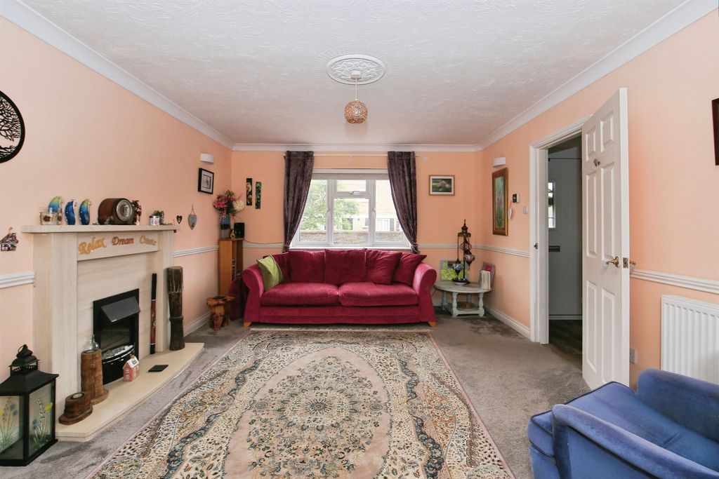 Property photo 3 of 20