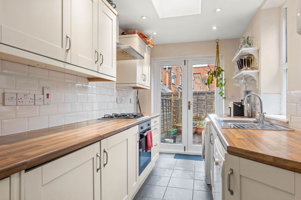 Property photo 2 of 10