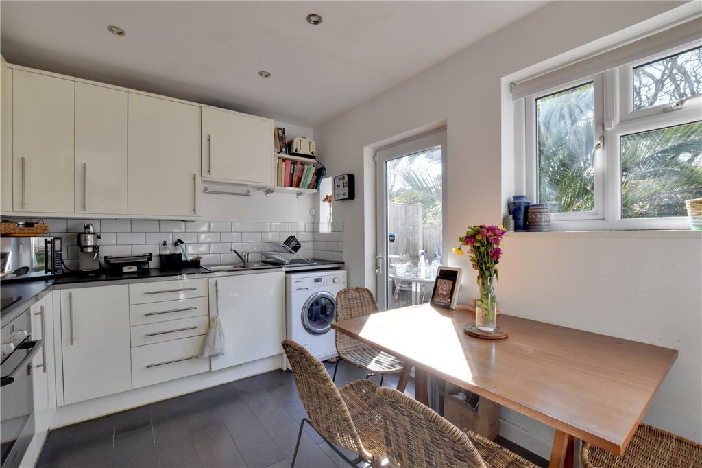 Property photo 2 of 13 Picture No. 05