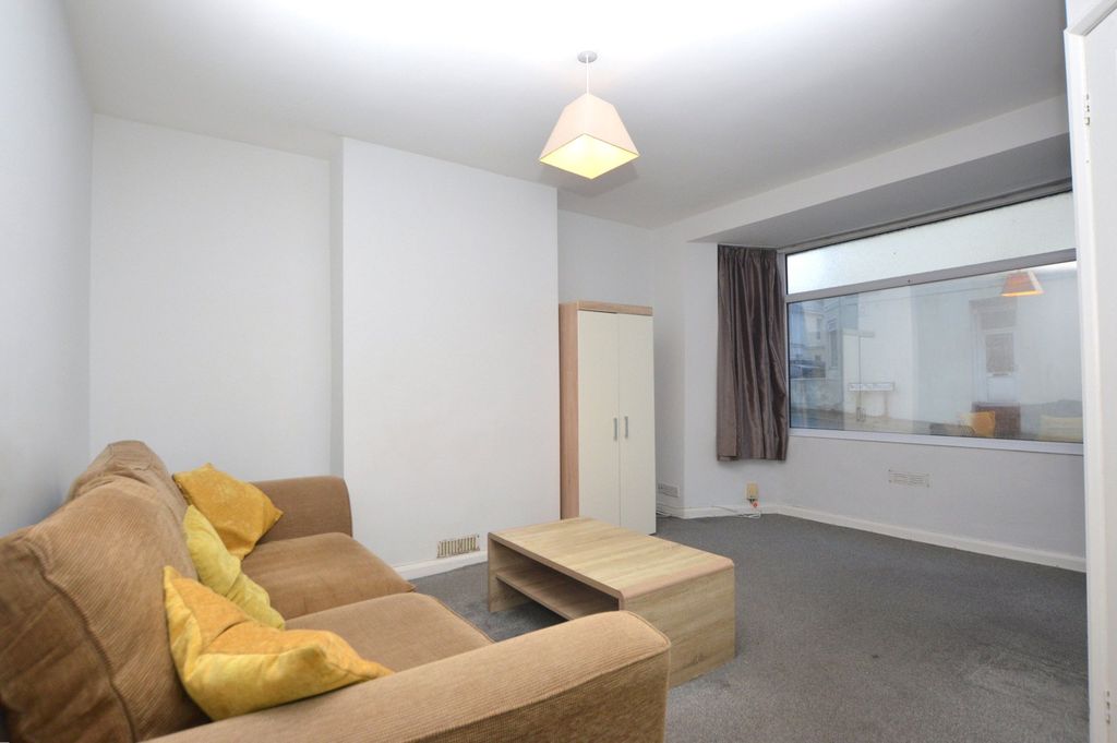 Property photo 3 of 10 3 - Picture No. 16