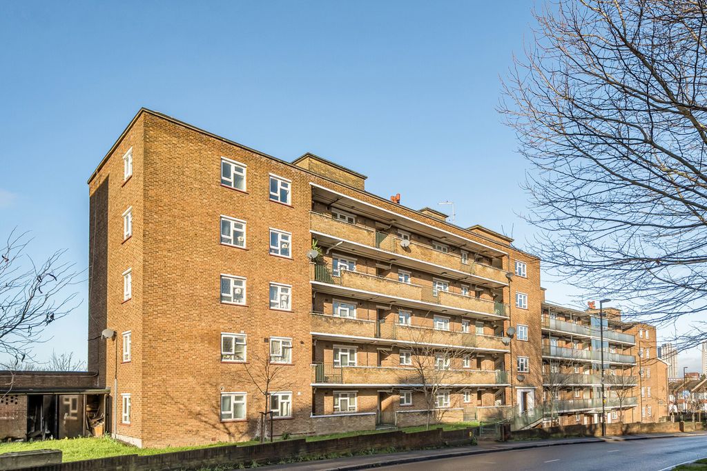 Property photo 1 of 12 External