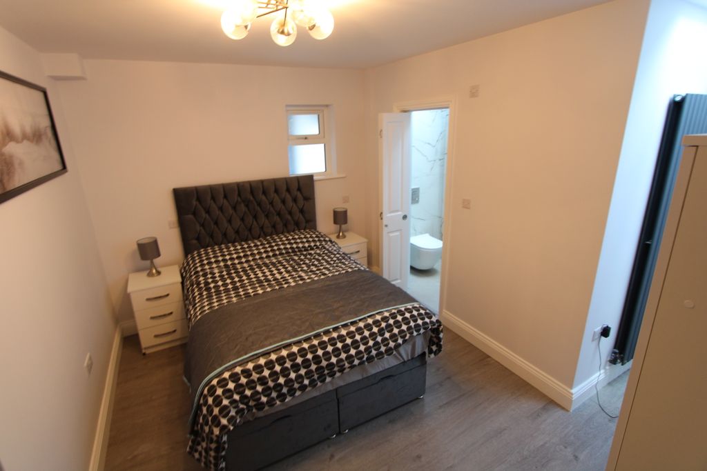 Property photo 3 of 25