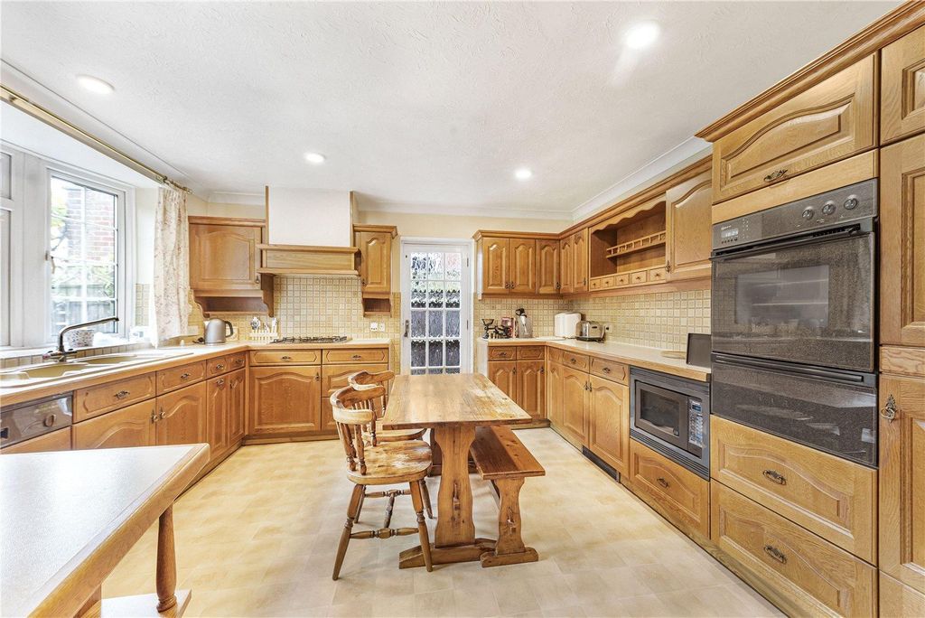 Property photo 2 of 22 Picture No. 19