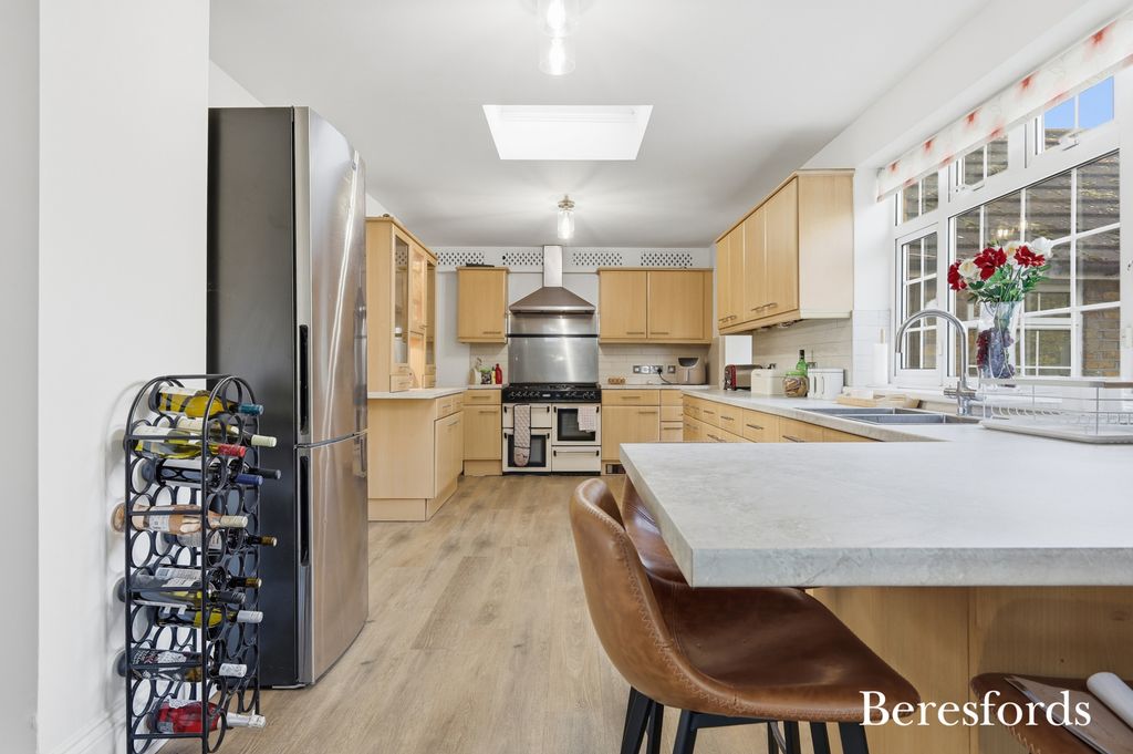 Property photo 3 of 27 Picture No. 10