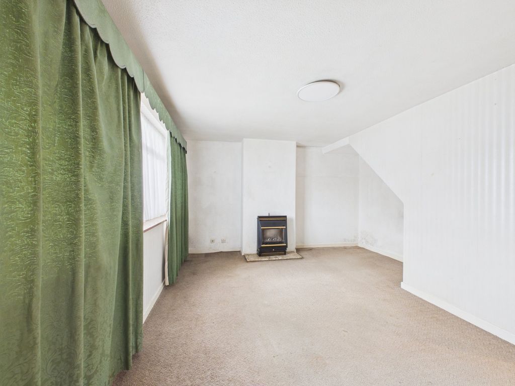 Property photo 2 of 10 Living Room