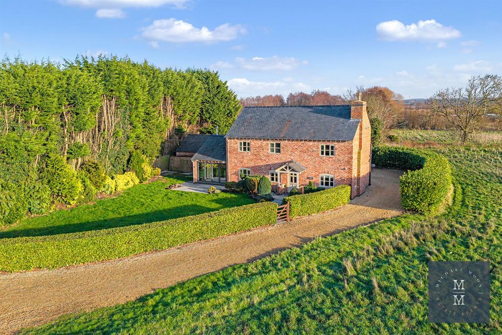 Property photo 1 of 67 Laurel Cottage-77.Jpg