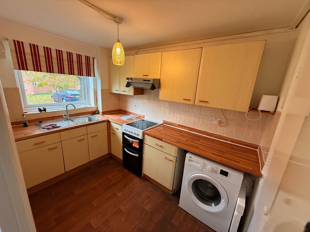 Property photo 3 of 5 Kitchen