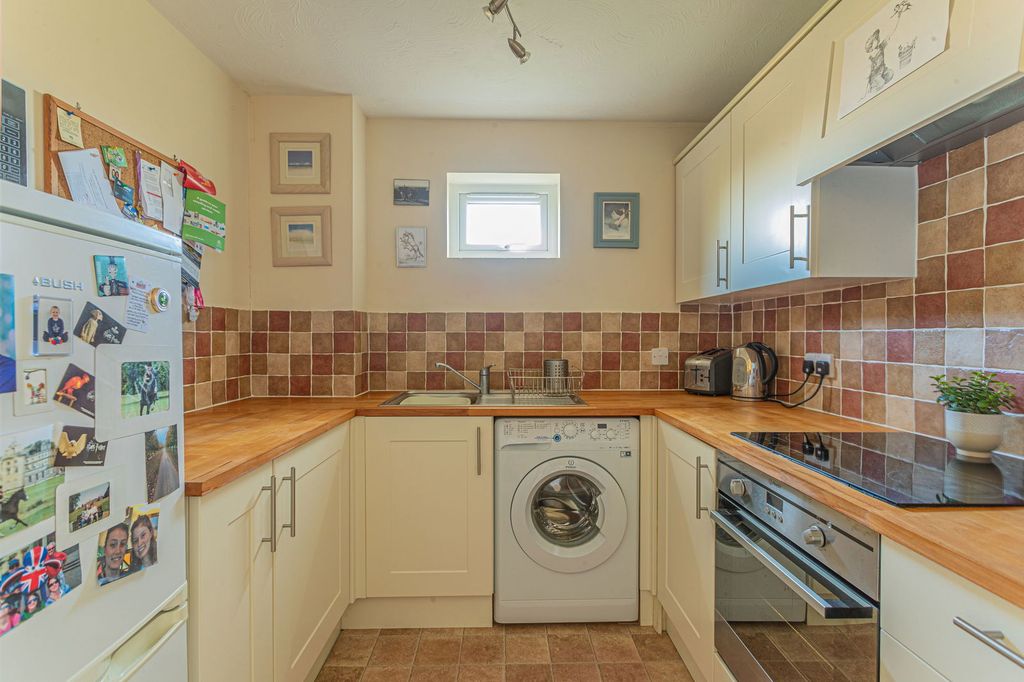 Property photo 3 of 9