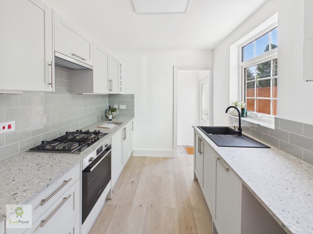 Property photo 2 of 15 Kitchen
