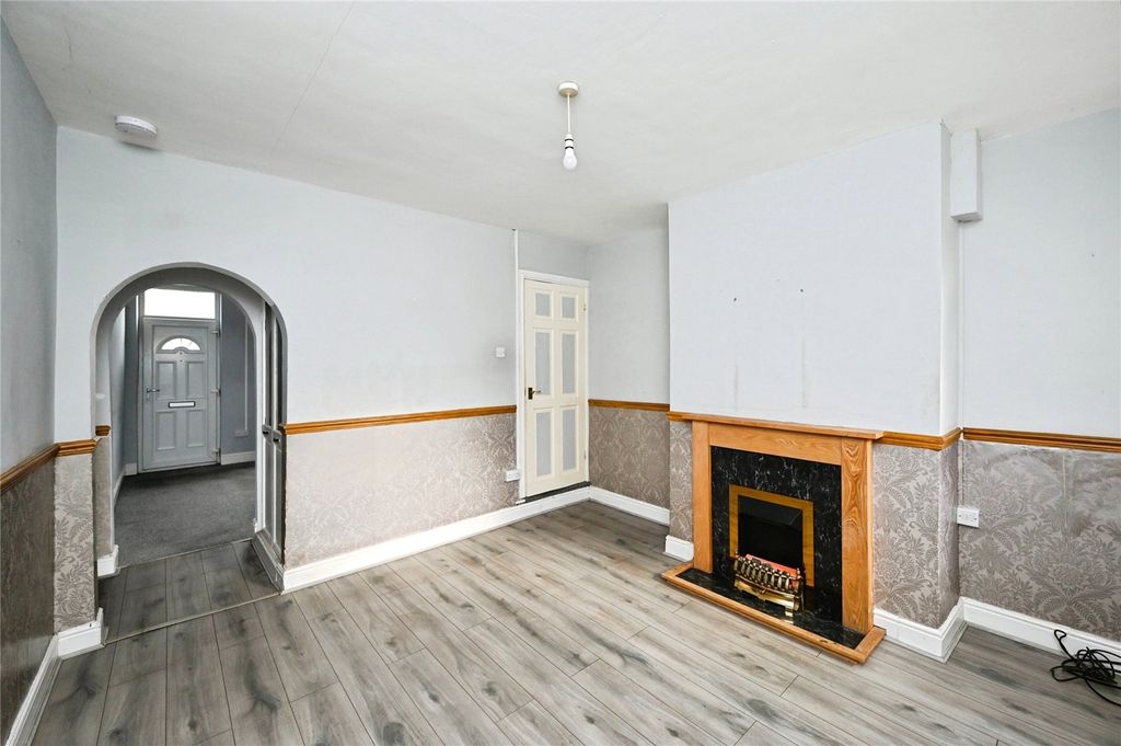 Property photo 3 of 15 Dining Room