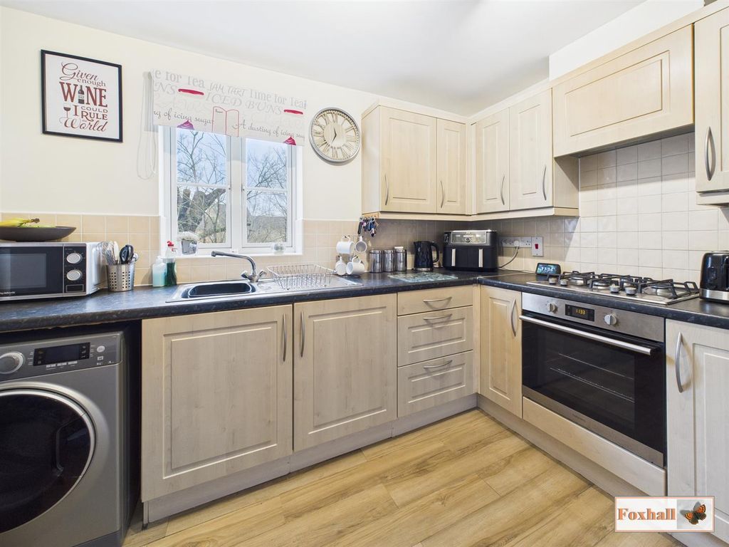 Property photo 3 of 14 Kitchen