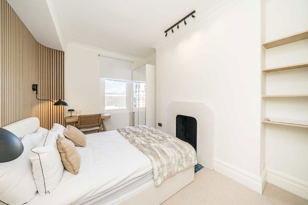 Property photo 3 of 8