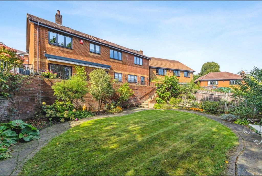 Property photo 2 of 19 Garden