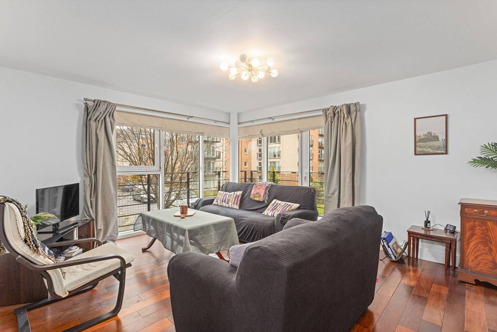 Property photo 2 of 19